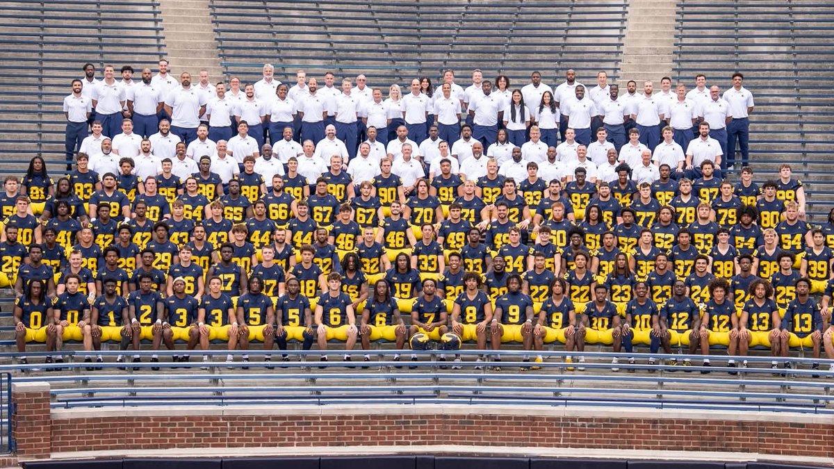 swankywolverine's tweet photo. Michigan Football Team 147 😤〽️ https://t.co/d6KNlhfT8u