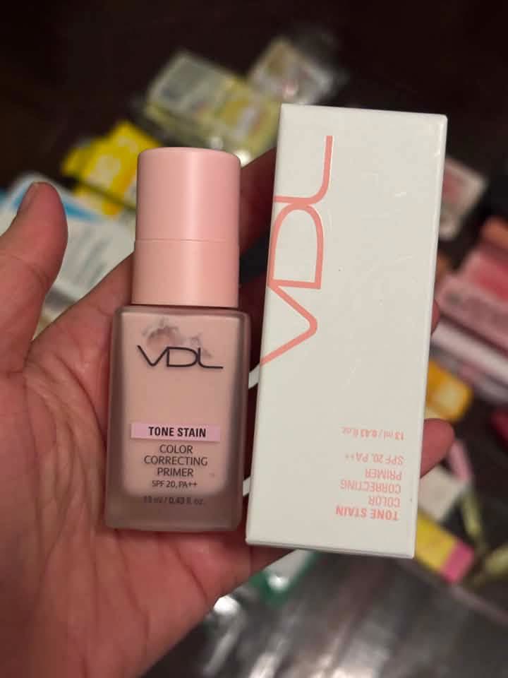 GoodStuffDailys's tweet photo. Vdl  tone stain color correcting primer 13ml สี rose quartz 150.- https://t.co/j4B6kpnNzc