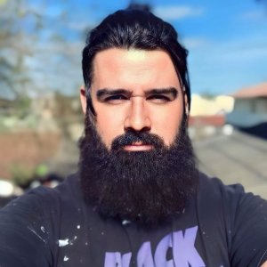 bralternativo_'s tweet photo. 🇧🇷🗳️ O influenciador bolsonarista Mafinha pede que apoiadores de Flávio Bolsonaro não comemorem a suspensão da candidatura de Renan Santos e defende o direito do candidato de disputar as eleições:

💬 “Deixa eu falar um negócio para vocês bolsonaristas. Não comemorem isso. É ERRADO. Nós sofremos o mesmo da justiça e não é porque agora o alvo é o MBL e o MBL comemorou que vocês tem que apoiar isso. Estamos no MESMO PAIS. Somos o mesmo povo e não é possível sermos tutelados por esse judiciario politico nao eleito.”