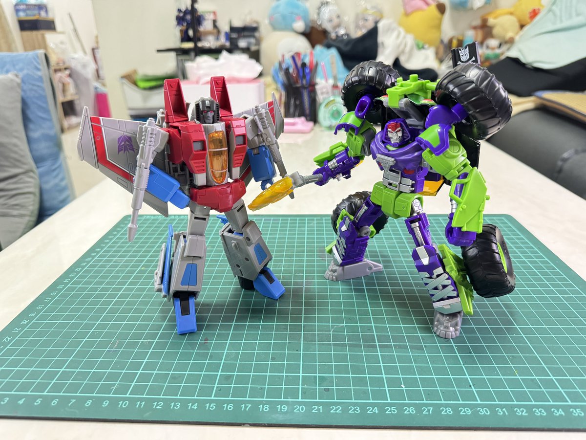 ShihShihMing1's tweet photo. Transformers X Monster Jam Grave Digger / Grim https://t.co/hlp3Y3YhzT