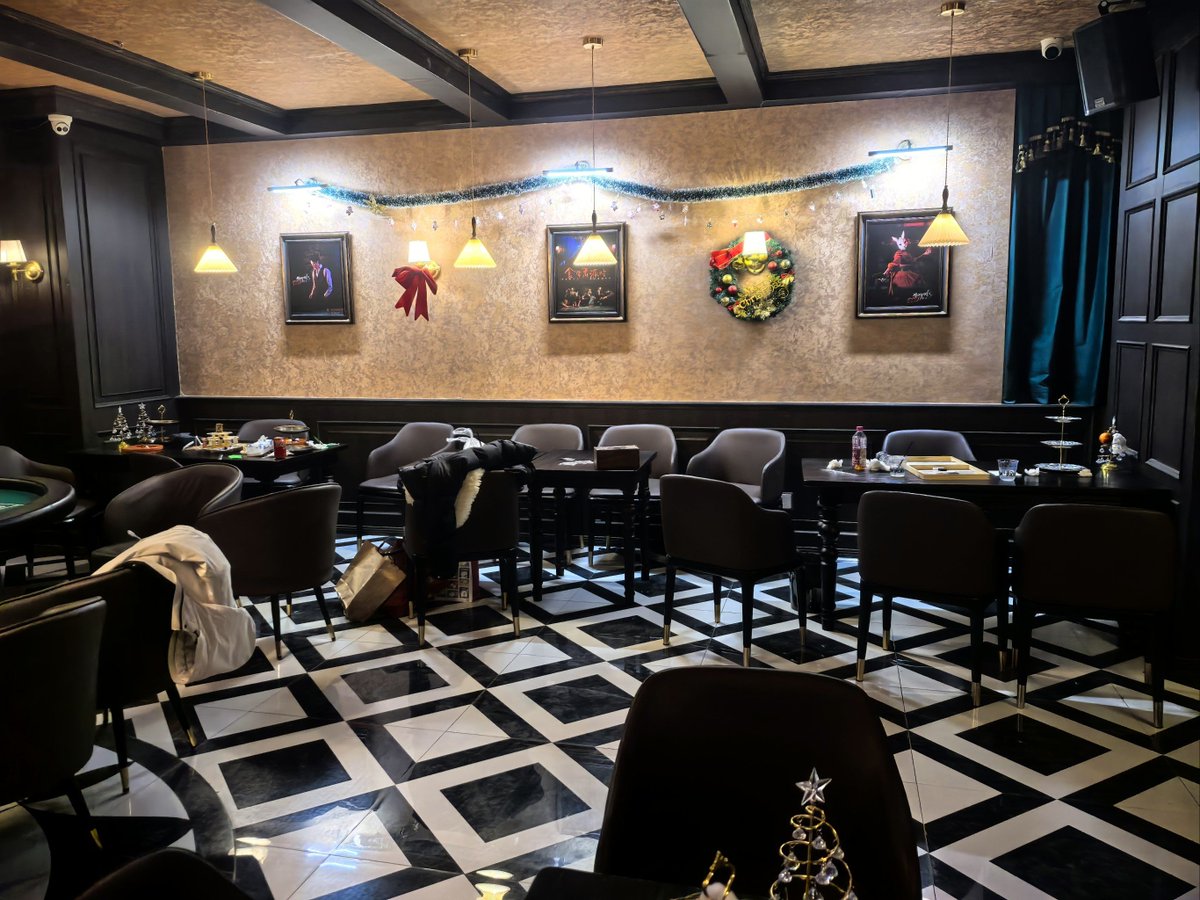 F0cus5's tweet photo. This escape room just tricked us! Solved 6 puzzles in 45 mins, but got stuck on the final secret code. Anyone else have this room’s cheat sheet ♂， https://t.co/eBtjUeSc6b