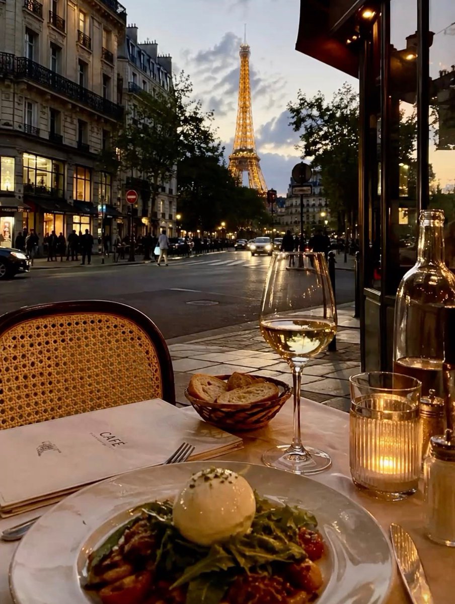 W0rld2026's tweet photo. Paris, France 🇫🇷 https://t.co/y3jTpDIrO3