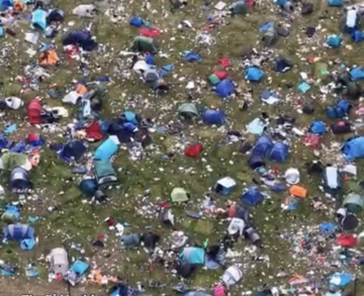 NotFarLeftAtAll's tweet photo. The Aftermath of Reading Festival… these people are supposedly the future .. https://t.co/GE4iRhmwVz