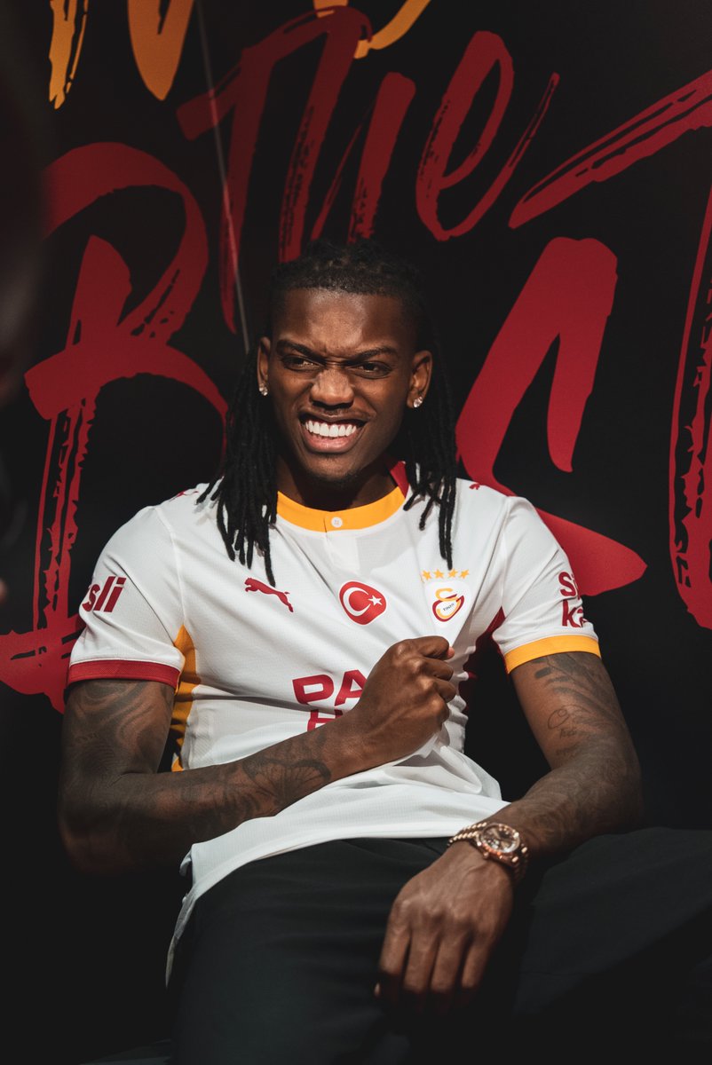 GalatasaraySK's tweet photo. 📸 Albüm: Rafael Leão ✍️ https://t.co/ZdF0y3vLW9