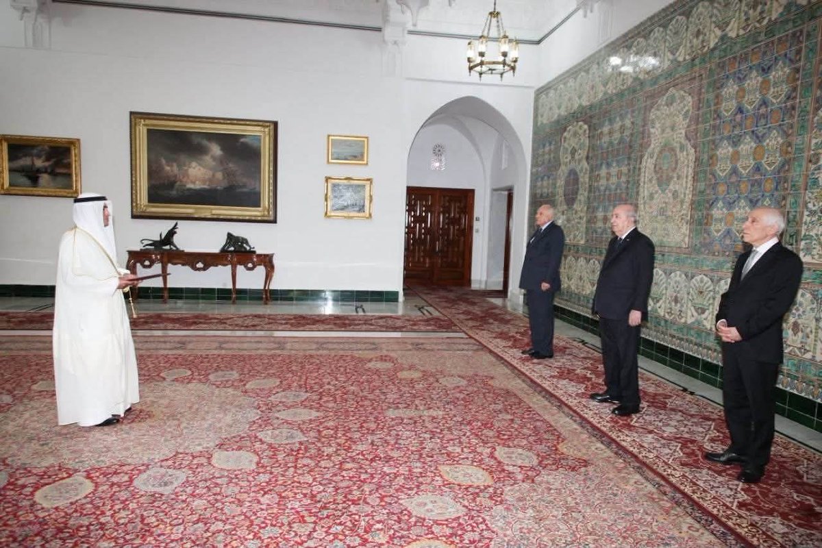 Algeria_MFA's tweet photo. #صور : رئيس الجمهورية، السيد عبد المجيد تبون، يشرف على مراسم تقديم أوراق اعتماد أربعة سفراء جدد لكل من :
- الجمهورية الإسلامية الإيرانية 
- دولة الكويت
- كونفدرالية سويسرا
-جمهورية إندونيسيا

https://t.co/MLN0UvArBy https://t.co/tvspy0hYwg