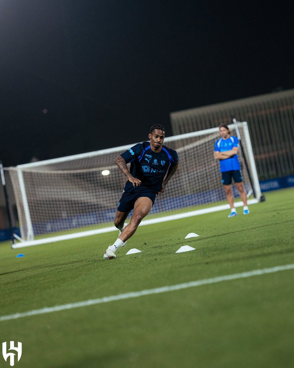 OnlyNey_'s tweet photo. 📸 سمرفيل في التدريبات 💙 https://t.co/kSrJPFncz0