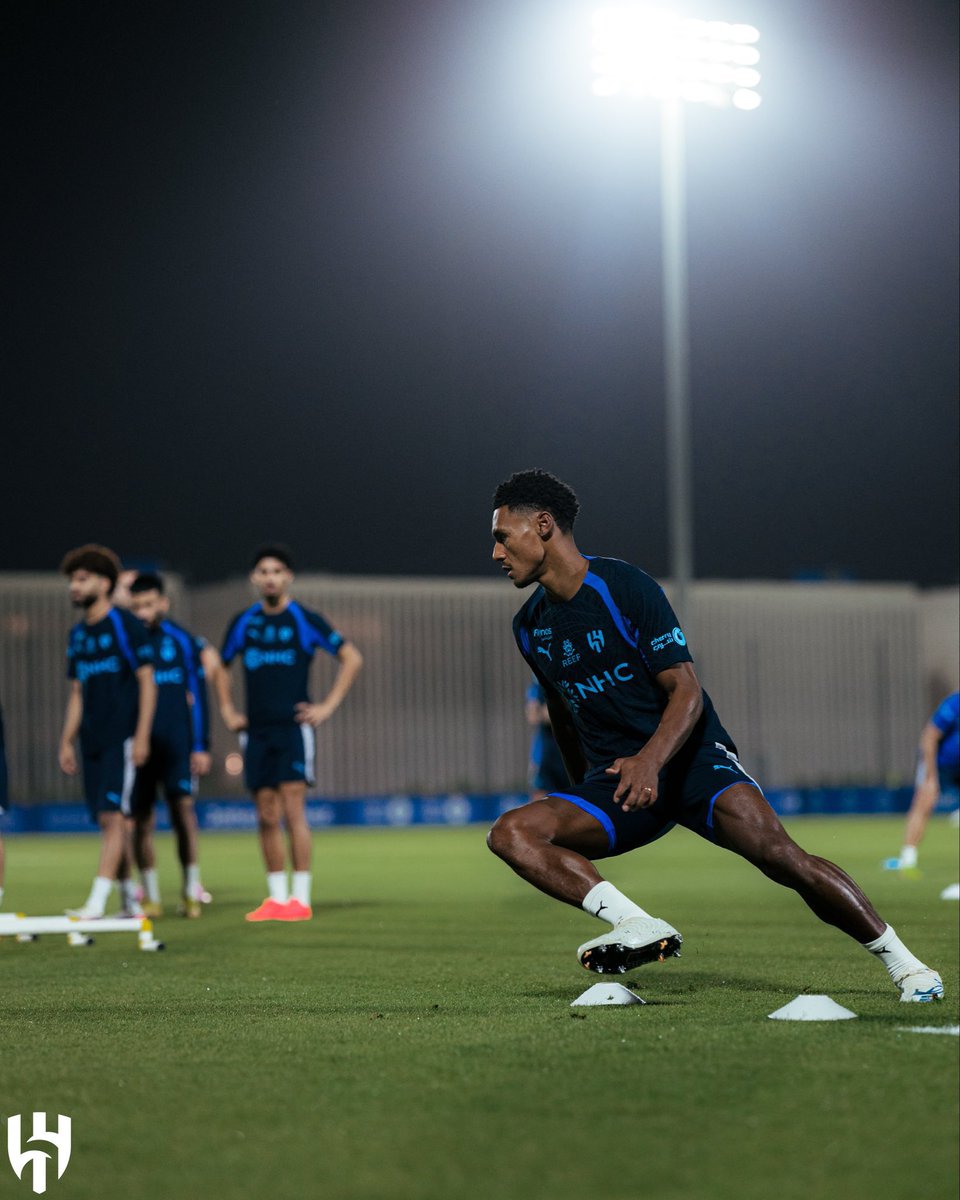 OnlyNey_'s tweet photo. بكرا اول مبارياته .. 
اتمنى يبدا اساسي ، وبإذن الله اول اهدافه على حس وضيع المملكه 😁💙 https://t.co/2DmYyT1VmW