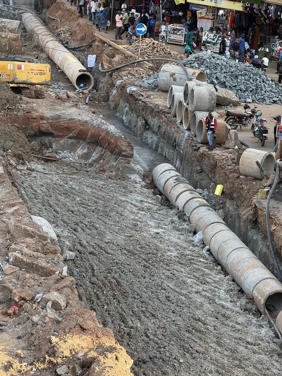 erich_mboowa's tweet photo. Kampala is now a construction site.

There is an ongoing construction project in almost every division that makes up the city. One thing that appears not to have received enough attention when many of Kampala’s roads were constructed years ago is the issue of proper drainage.

Today, however, you can notice something different. Almost every major road project in Kampala now begins with the construction of drainage systems before the road itself is worked on.

photo credit: @IvanAtuhairwe01