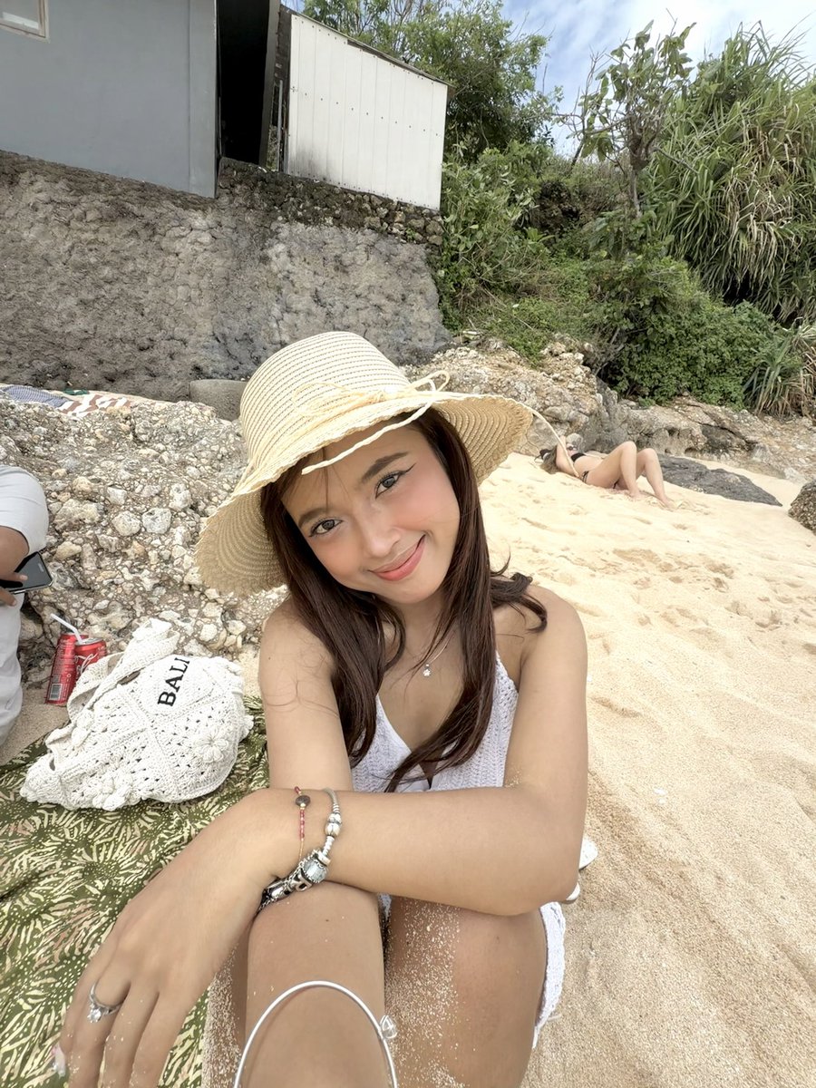 aysiemmmm's tweet photo. https://t.co/gKOBSavc9A