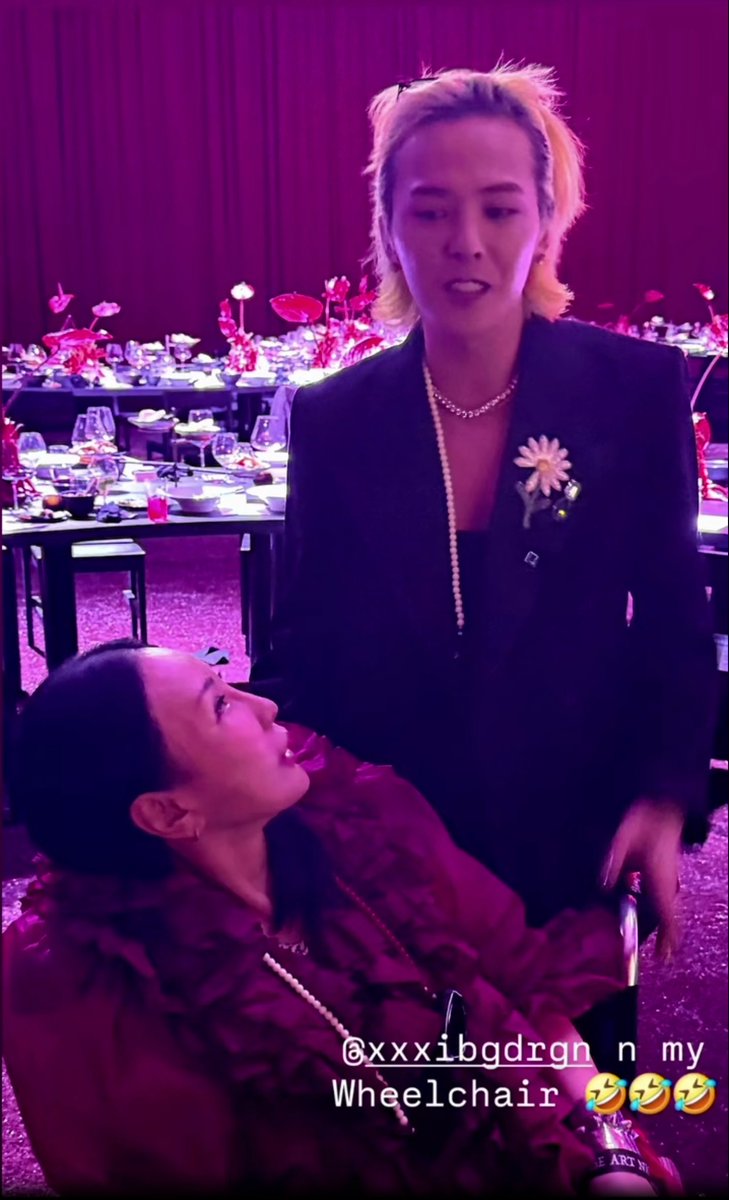 WhiteTamar1's tweet photo. G having fun at Paradise art night 2026 😍
#GDRAGON ✨ https://t.co/31s73dpsqN
