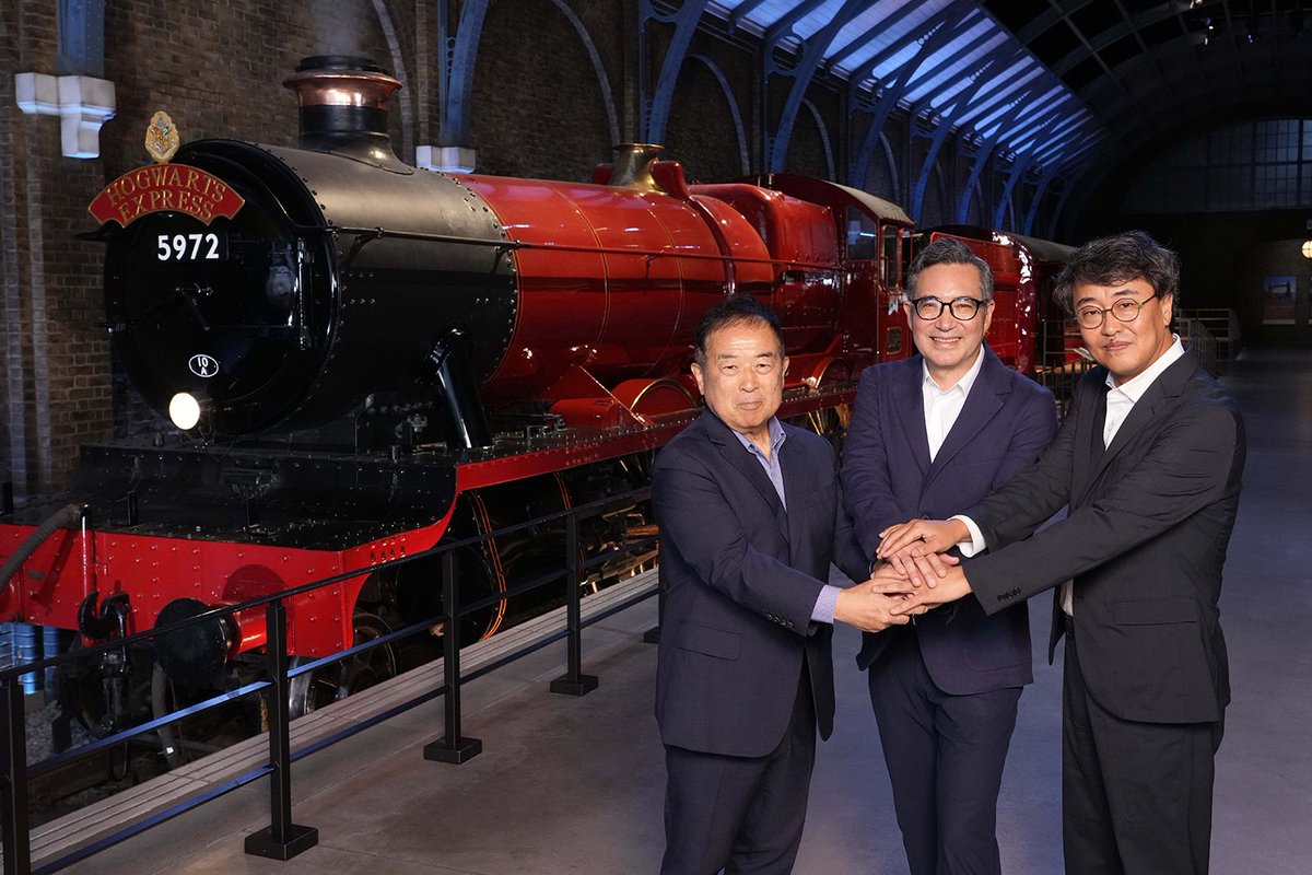 modelpress's tweet photo. HBOオリジナル「ハリー・ポッター」
新ドラマシリーズ Huluで配信決定✨️ 

日本テレビ×ワーナーブラザース・ディスカバリーがパートナーシップ締結

第1シーズン「ハリー・ポッターと賢者の石」12月下旬予定📺️
https://t.co/koKVWYzPCc

「スーパーマン」「バットマン」等
DCユニバース作も配信 https://t.co/iCH5ugpFKY