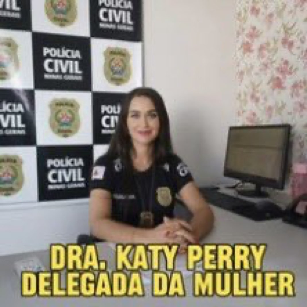 TrivonPerry's tweet photo. A doutora Katy Perry cuidará disso https://t.co/V3EBoRaCxn