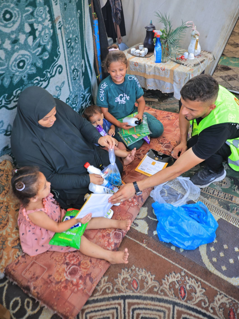 givinghandsca's tweet photo. Packed, prepared, and delivered directly into the hands of families who need them most. 🤍
Giving Hands is distributing hygiene parcels across Gaza, providing essential supplies during incredibly challenging times.
https://t.co/MyAwGpRLI8
#HygieneParcels #GazaAid #GivingHands https://t.co/rWLEhZ3xzs