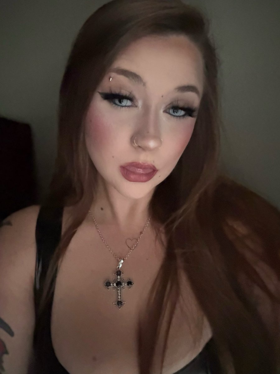 cuteonlinegf's tweet photo. ╾━╤デ╦︻ (•_- ) https://t.co/sucmz5SbIR
