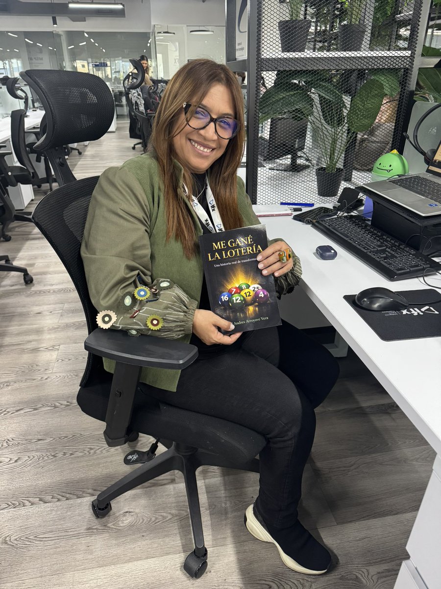 UrielArroyave's tweet photo. Escribirlo fue el sueño.
Publicarlo fue el logro.
Ahora viene el verdadero reto: que lo lean, les guste y lo recomienden. 📖❤️

Gracias a todos los que ya tienen Me gané la lotería en sus manos.

Esto apenas comienza. https://t.co/iuIi6IVt2n