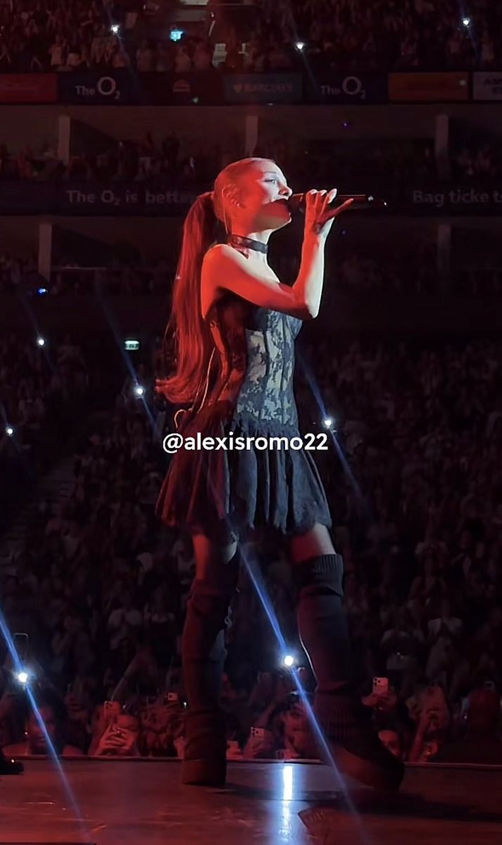 GrandeTourNews's tweet photo. Keep her Uggs &amp; leg warmers tall, her ego small but she’s still Grande https://t.co/M9OhQAPy2p