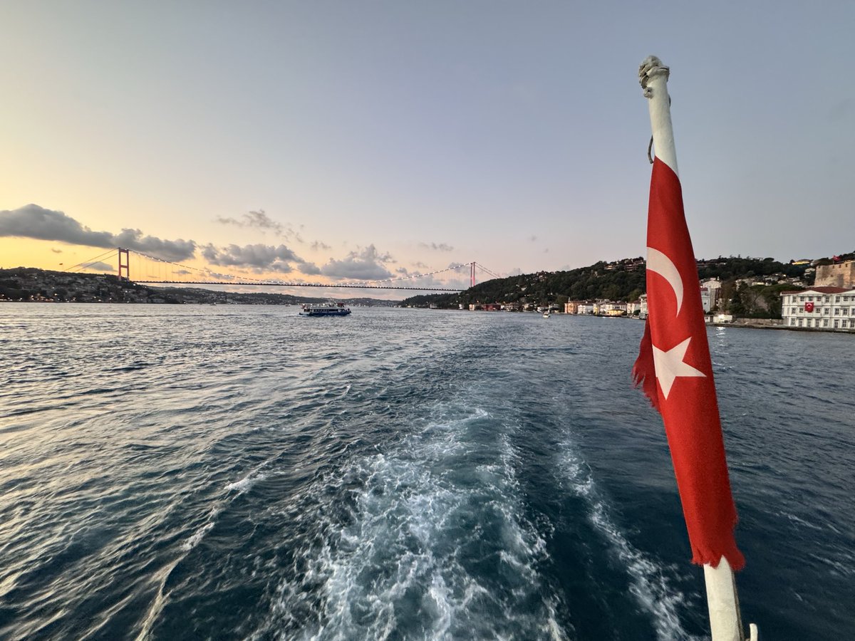 teslaaes's tweet photo. Net Türkiye’nin en güzel yeri Istanbul https://t.co/Z3dUwQ8sHW