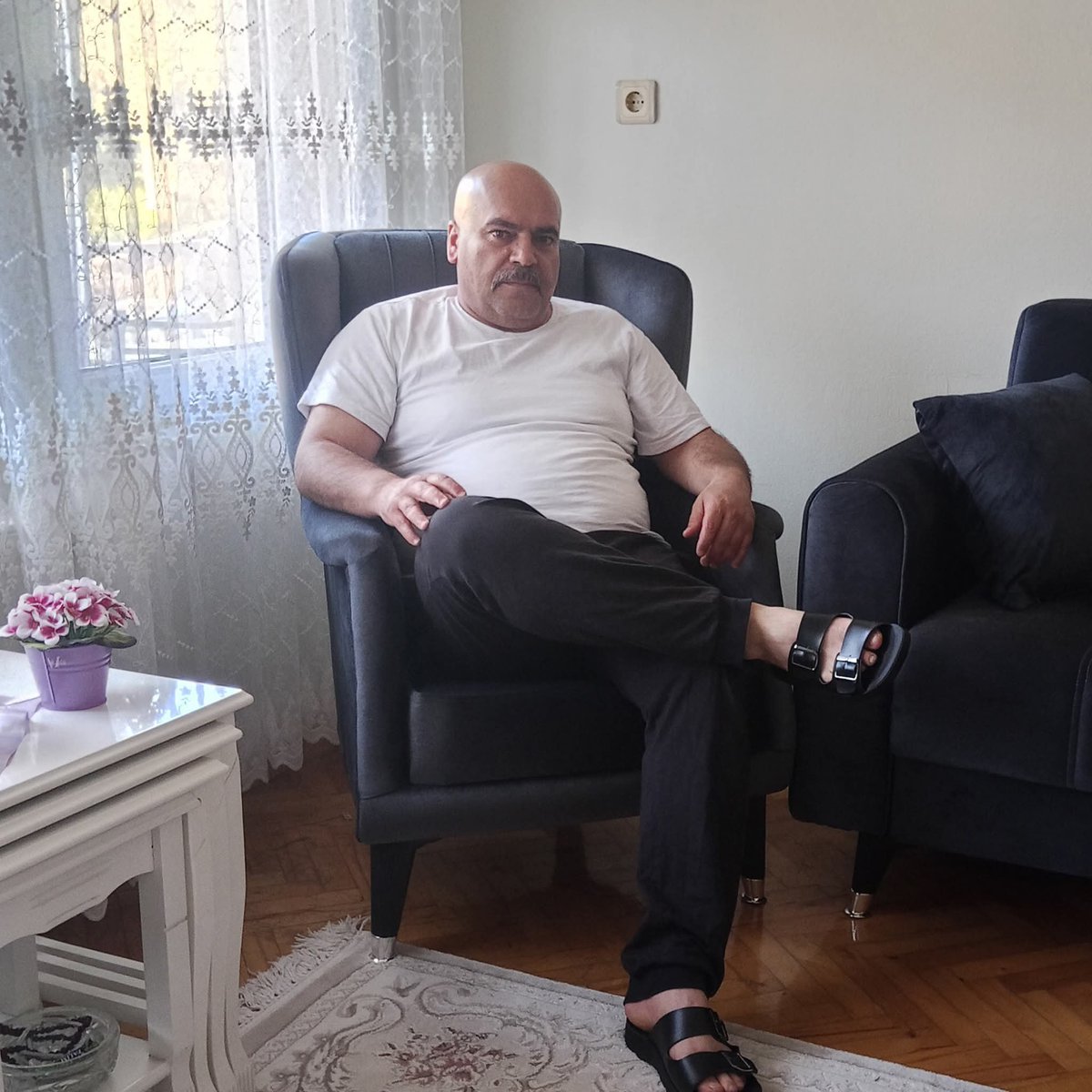 EST_EYYUP's tweet photo. Kimse kendi kitabına bakmadan başkasının özetini çıkarmasın... 

Yargı Kararını Verdi TBMM
#StajyerçırağaTamGüvence https://t.co/VSso4BCtMI