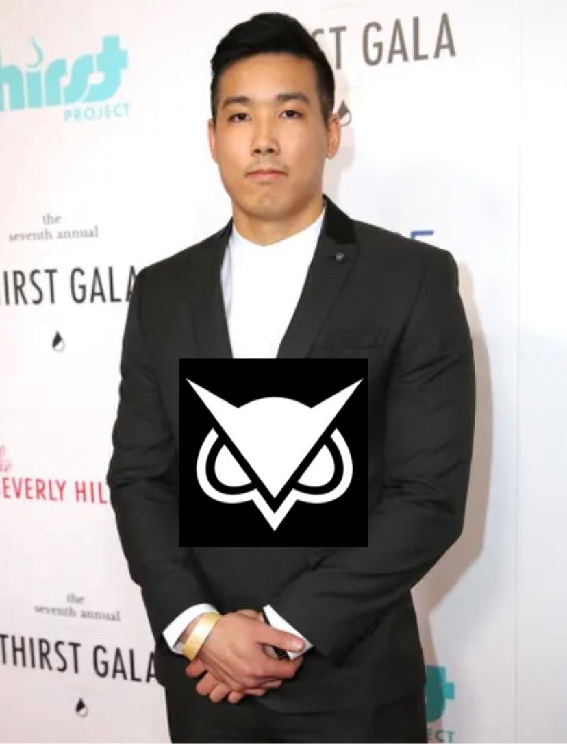 veizau's tweet photo. Popular YouTuber VanossGaming is going VIRAL after showing off his INSANE gym transformation https://t.co/yfXUr8oqXC