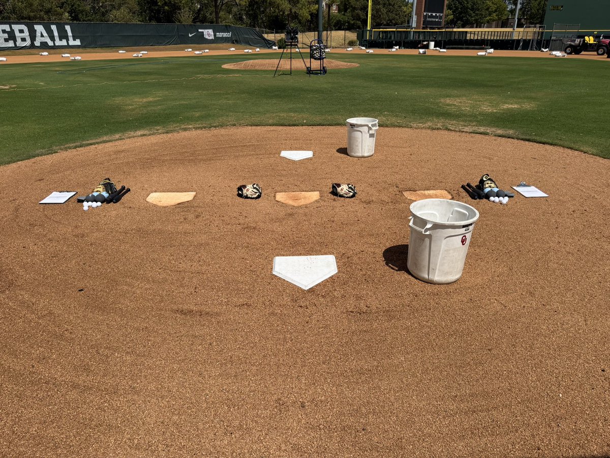 CoachTJohnson45's tweet photo. Day 1! Time to rock and roll!
@OU_Baseball #Sooners https://t.co/YiLze7DYEq