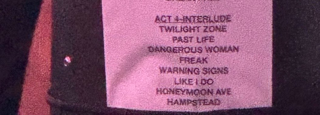 buffys's tweet photo. WARNING SIGNS (INTERLUDE) AND FREAK PERFORMANCE TONIGHT CONFIRMED https://t.co/NlU4qVDBwc