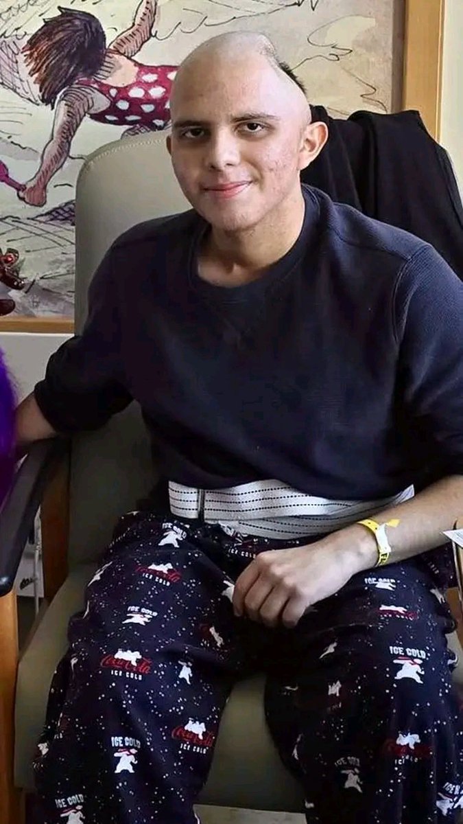 AdaugoAguiyi's tweet photo. PLEASE DON'T SCROLL WITHOUT PRAYING FOR MATHEW. 🙏😭

16-year-old Mathew is battling càncêr that has reportedly spread to his brain, lungs, chest, and abdomen.

Today, we're asking for something simple but powerful: PRAYER.🙏

Please pray for Mathew's strength, healing, and recovery. Pray for his family, and pray that they receive hope during this difficult journey.

❤️Let’s remind this young boy and his family that they are not alone.

Pray for Mathew. 🙏❤️

Source: Prayer request Search Erimita de la Divina pastora