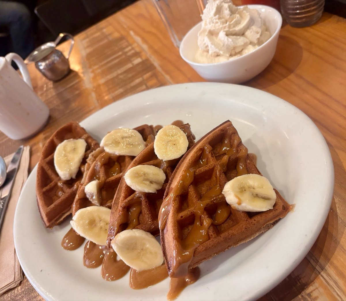 JackieGilcrest1's tweet photo. Breakfast dates are the best because it means we get to have banana waffles https://t.co/PmYd3ypOfD