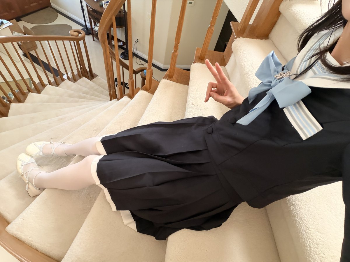 qianxunchan's tweet photo. 有钱从南约到北，没钱从头卖到尾！😭
月初我约小蛋糕，月末我是小蛋糕！🥺
男人再穷不能卖，价格到位这叫 爱！🥵
思考3秒直接卖，我是处男加三块！🥹 https://t.co/sNrXGtiW1x