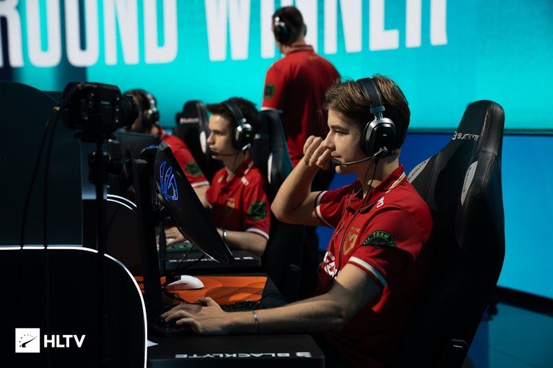 Gamers_Shack's tweet photo. 🏆 MOUZ beat Falcons 2-1 to reach BLAST Open Porto semi-finals

On 31 August 2026, MOUZ defeated Falcons 2-1 in the Group B seeding match at BLAST Open Porto 2026 to secure a semi-final place. Falcons will start the playoffs, which move from BLAST's Copenhagen studios to Porto's Super Bock Arena on Friday, from the quarter-finals.

Falcons opened with a 13-6 win on MOUZ's pick of Nuke, ending MOUZ's seven-map win streak on the map. MOUZ answered with a 13-6 victory on Ancient and closed the series with a 13-3 win on Inferno, punishing Nikola "NiKo" Kovač in Banana and shutting down Falcons' Mid aggression as Oldřich "PR" Nový stopped a second-half pistol push.

⚡️#GamersShack #cs2

🕹 Gamers' Shack