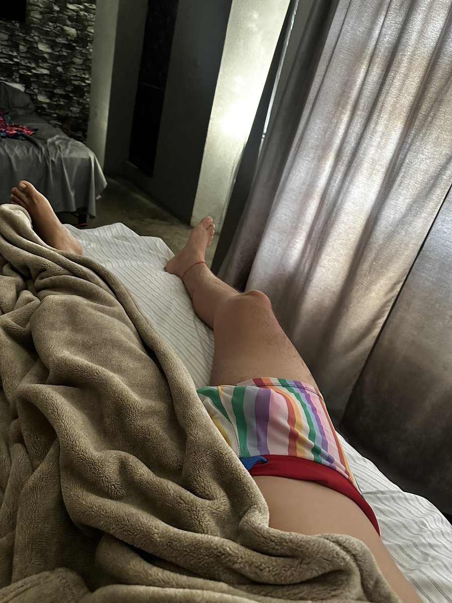 Carloskbl's tweet photo. Que tal su tarde 😘 https://t.co/iXCdJkpWu8