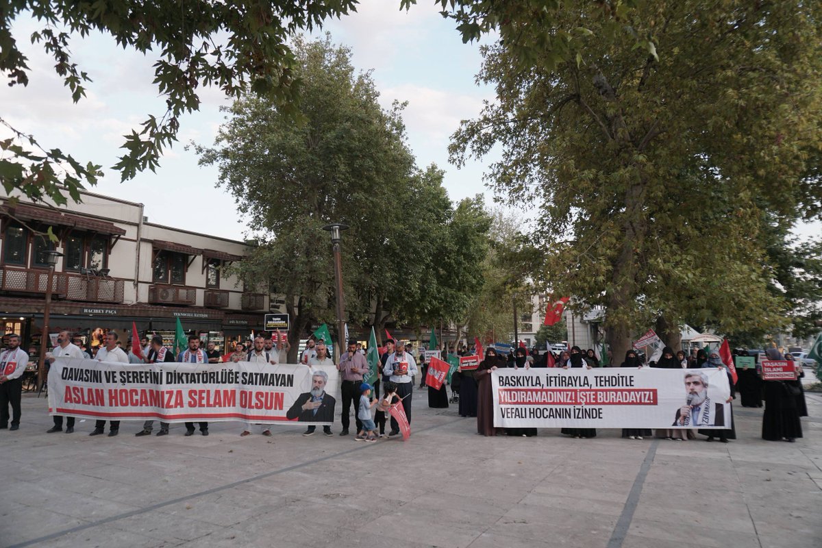 fhoncunesil's tweet photo. Kahramanmaraş Hocasının Yanında! 

Kahramanmaraşlı Furkan Hareketi mensupları olarak haksız bir şekilde tutuklanan Alparslan Kuytul Hocaefendi, Semra Kuytul Hocahanım ve çok sayıda Furkan Hareketi mensubu kardeşimiz için basın açıklaması gerçekleştirdik.

📍 Kahramanmaraş 

Talimat Saraldan 
Zulümle KalkınmaPartisi
28Şubat DevamEdiyor