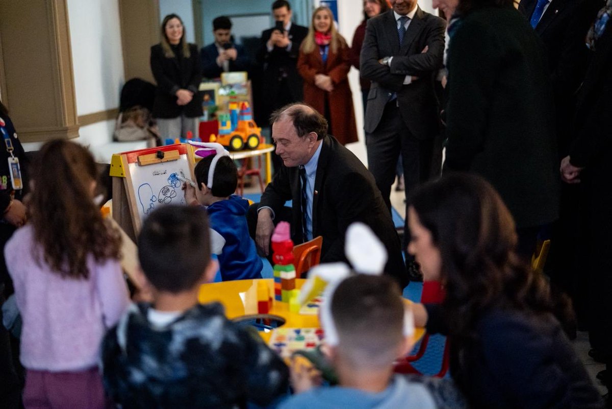 PresidenteKast's tweet photo. Ningún niño en Chile puede quedar sin protección. Hoy lanzamos la Agenda Nacional para el Fortalecimiento del Sistema de Protección Integral de la Niñez, con dos planes que refuerzan la prevención en las familias y la respuesta especializada cuando los derechos son vulnerados. https://t.co/e5Tw4h1m41