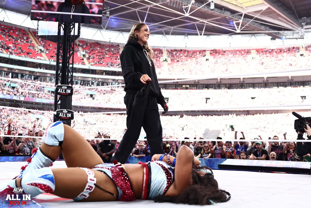richard93612's tweet photo. La gran sorpresa de anoche fue el #returns de Britt Baker (@RealBrittBaker) en #AEWAllIn 2026 de #AEW. Regresa como una RUDA después de 2 años completos, ya que ella es el misterioso ataque de Maya World.
#AEWenEspañol #DrBrittBakerDMD #DMD #Beatiful https://t.co/GV933m9ytt
