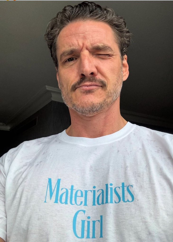 pedropascalgrt's tweet photo. The face of a man who knows exactly what he’s doing 😂 https://t.co/MdA2R7TV8Y