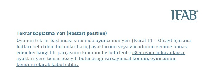 SerdarAkcer's tweet photo. Penaltıda kaleciden dönen topta golü atan oyuncu penaltı vuruşu esnasında bir ayağı ceza alanı çizgisi içinde, ama havada.

Yeni oyun kuralları gereği, eğer oyuncu havadaysa, ayaklarının yere temas etseydi bulunacağı varsayımsal konum oyuncunun konumu olarak kabul ediliyor.

Penaltı vuruşu gol olmuyor, ancak golü atan hücum oyuncusu ve defans oyuncusu çizgi ihlali yapıyor ve  golü bu ihlali yapan oyuncu attığından etkisi var. 

Etki yapan hücum oyuncusu olduğundan, hücum oyuncusunun ihlali yaptığı yerden endirekt serbest vuruş ile maç başlamalıydı.

@Trabzonspor 'a yazık oldu.

#AMDvTS