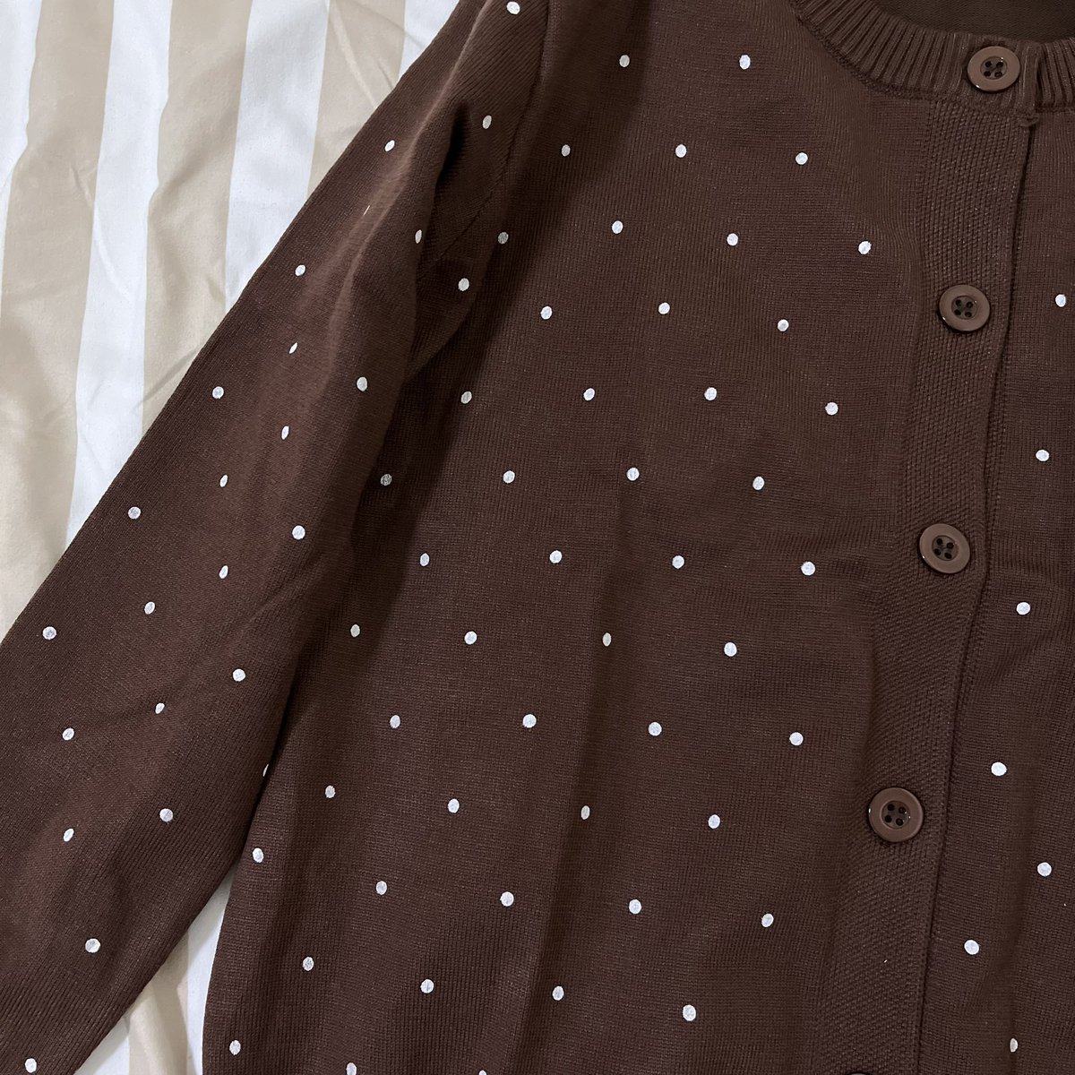 chokijungwon's tweet photo. คาดิแกนสีน้ำตาล polkadot น่ารักมาก สวยมากๆ มือ1 อก38-44 ย22.5 (มือ1) 180฿
ค่าส่งเหมาๆ 40฿ 

#ส่งต่อเสื้อผ้า #เสื้อผ้ามือสอง #โล๊ะตู้เสื้อผ้า #ส่งต่อเสื้อผ้า  #ส่งต่อเสื้อมือสอง  #โล๊ะตู้เสื้อผ้ามือสอง #โล๊ะตู้ #ส่งต่อเสื้อผ้ามือสองญี่ปุ่น https://t.co/i9SoU6dTAg