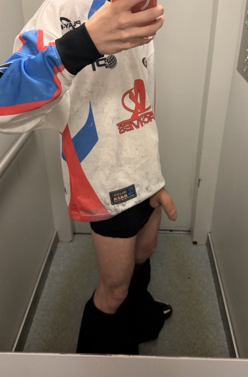 noxvale1's tweet photo. What would you do if you saw me like that in elevator?

Lemme know in comments 💦✊🏻 https://t.co/sJZAIjZVgI