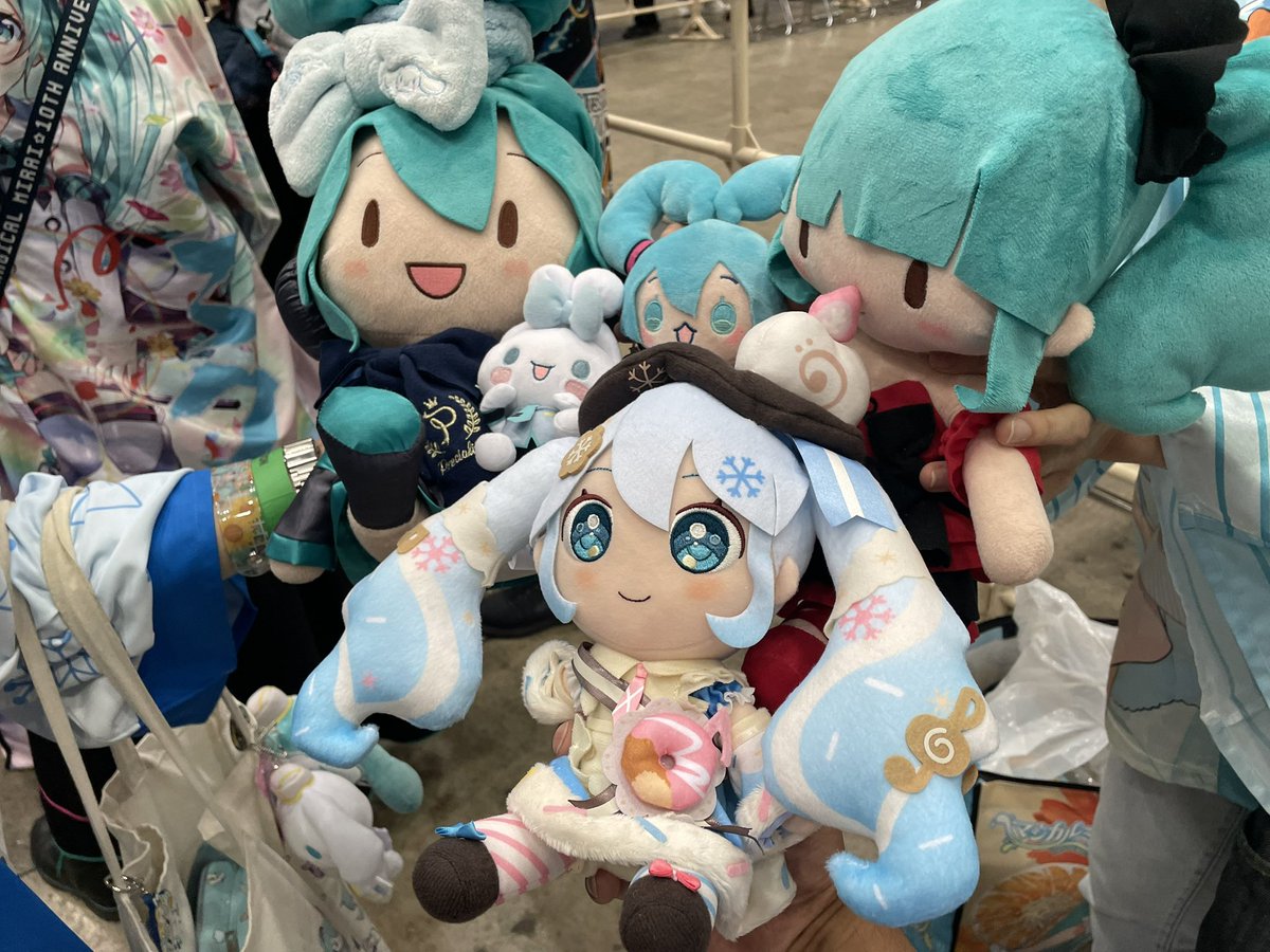 POWERnyanVV's tweet photo. 改めて好きな物についての話をしようか
僕の名前はぴのこ  
どこにでもいる変態さ

趣味は筋トレ、カラオケ、プライズ集め
初音ミクとぬいぐるみ"鑑賞"他にも好きなこと、ものいっぱい

人生が下手だけど仲良くしてくれたらとっても嬉しい、みんなよろしくね https://t.co/tN2MRndsUL