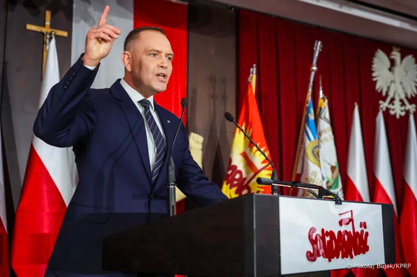 GasewiczJarek's tweet photo. Podobno Nawrocki coś dziś mówił o politykach wiernych rosji, którzy są na szczytach władzy.
Pamiętamy o jego wetach w sprawie np. SAFE i kryptowalut.
O sobie mówił hipokryta. https://t.co/t4QzkhK1sk