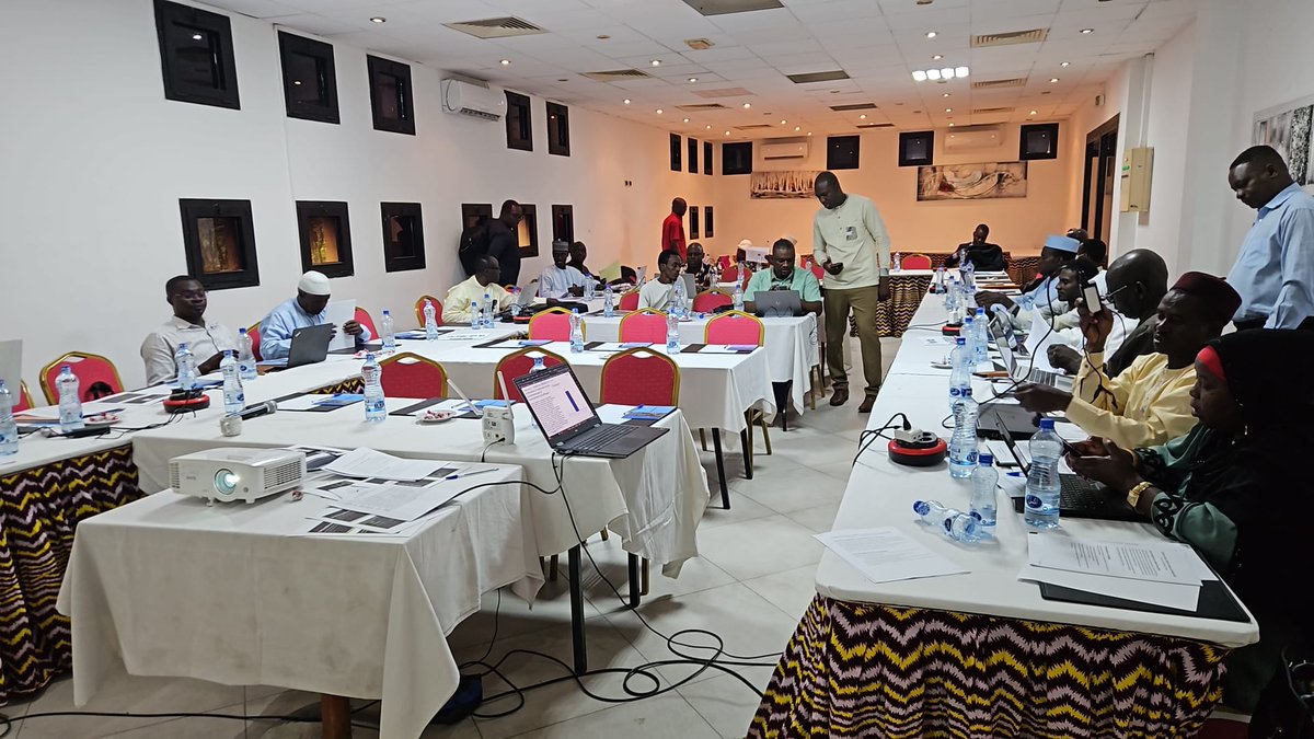 WorldBankWater's tweet photo. Across the #Sahel, countries are advancing #drought preparedness and resilience in the face of growing climate and land degradation challenges. 

The @WorldBankGroup Academy’s Defying Drought Impact Program has helped advance these efforts.

Read more 👉https://t.co/ZEzGCCNS3I https://t.co/w1W98PMJzI
