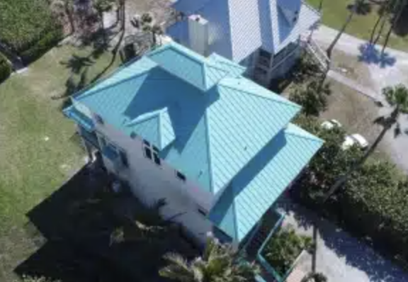 myflroofingcon's tweet photo. Not all metal roof colors hold up the same in Florida sun. The coating underneath the color determines whether it fades, chalks, or lasts. Kynar resists all three. Read the guide: https://t.co/WccYv8hPME

#MetalRoofing #FloridaRoofing #KynarCoating #VeroBeachFL https://t.co/oS6VcLrrgg