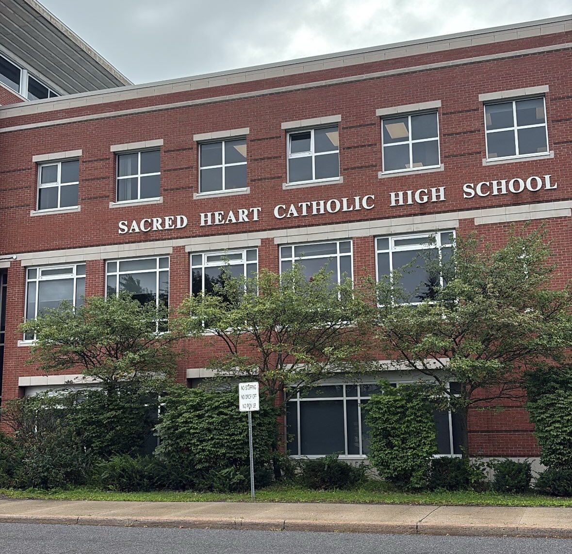 MsValoisClasses's tweet photo. See you tomorrow, Huskies! 🏫 🍎 👩‍🏫 ✏️ https://t.co/OtMjishekA