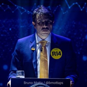 meioindep's tweet photo. 🚨VEJA: Nikolas crítica decisão contra Renan Santos e defende: “O único que representa uma chance real de reverter essa situação e defender a liberdade é Flávio” https://t.co/8eTzN6tX1H