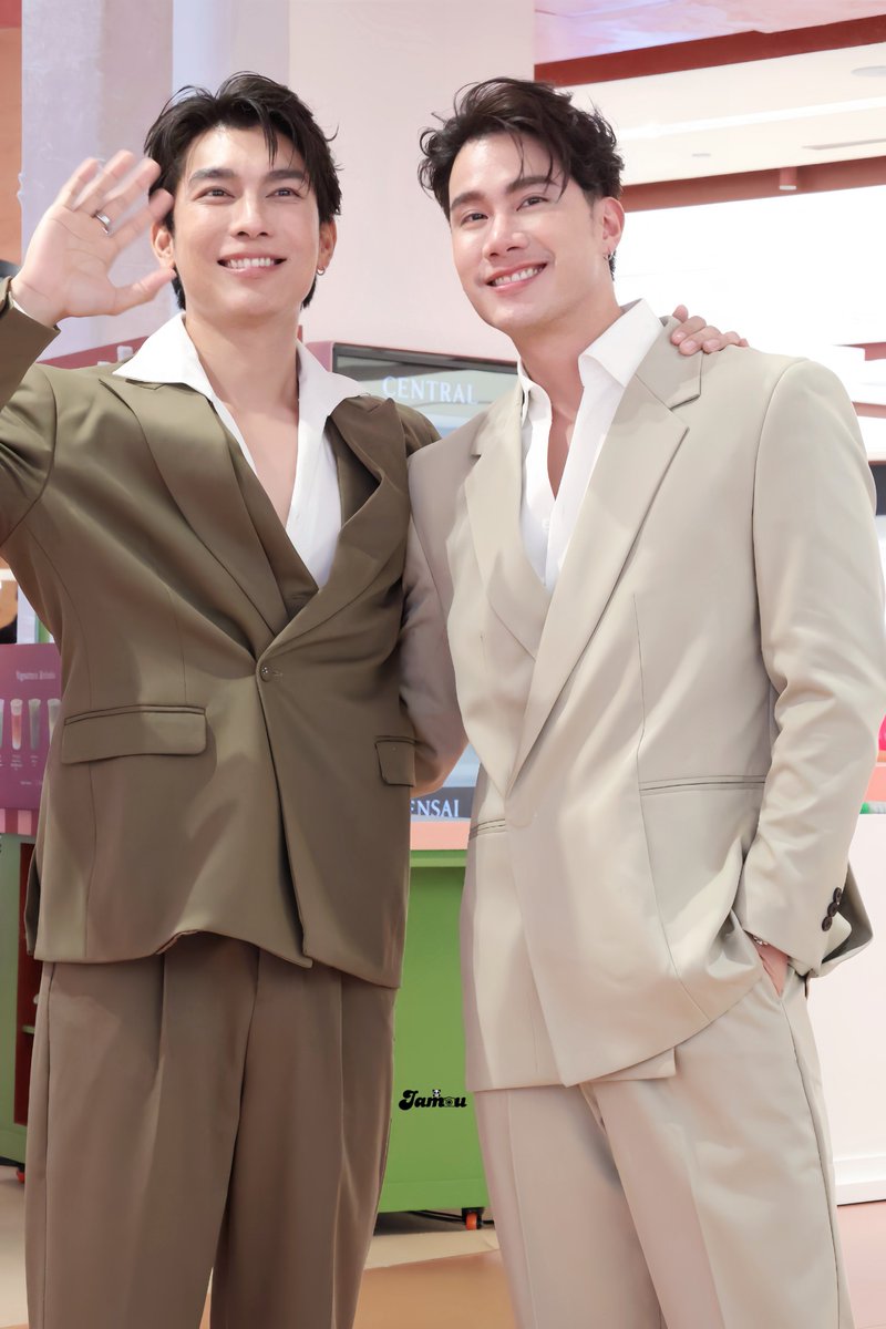 ou_am_i's tweet photo. น่ารัก🤍🤍
MEWTUL SERUMSILK

#MewSuppasit #Tul_pakorn 
#BobbiBrownTHxMewTul https://t.co/4AJvun5b8W