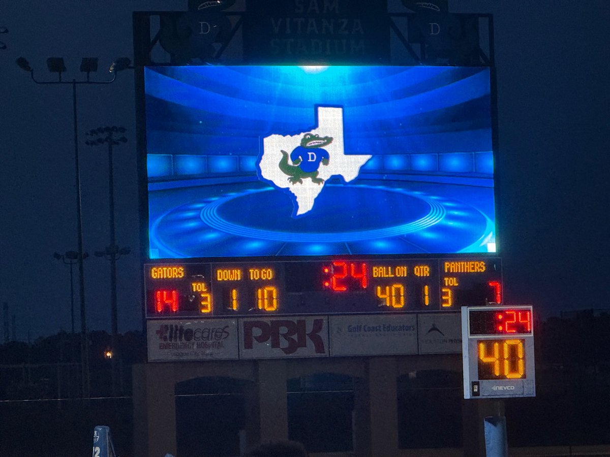 KJTHEGOAT321's tweet photo. 1-0. ✅
Great team win to open the season, 14-7 over Ridge Point. Everybody did their job, competed for four quarters, and found a way to get it done.

Proud of this group. One game at a time. Keep building. 🏈💪🏿🐊
#TXHSFB #TrustTheProcess https://t.co/hdgnJLBt6s