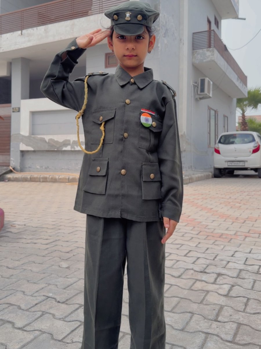okan04gs's tweet photo. Small in size, big in spirit. Proud to be a soldier. https://t.co/6tUxvn6sd9