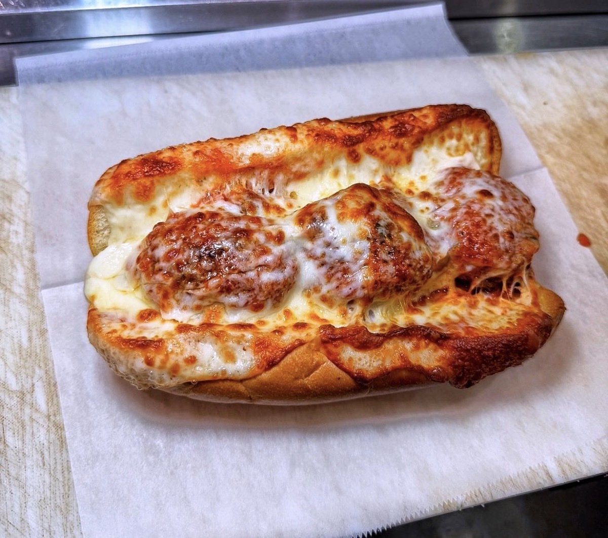 NotTroyThomas's tweet photo. @ChemicalAT. Know anyone who lives in NoHo? Top tier, Man. #Archies https://t.co/GBlMrz0eIq