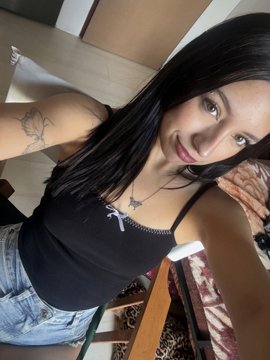 dewlunaa78's tweet photo. sending out a formal request for some extra love today 🥺 https://t.co/P6fiGZJ0DA