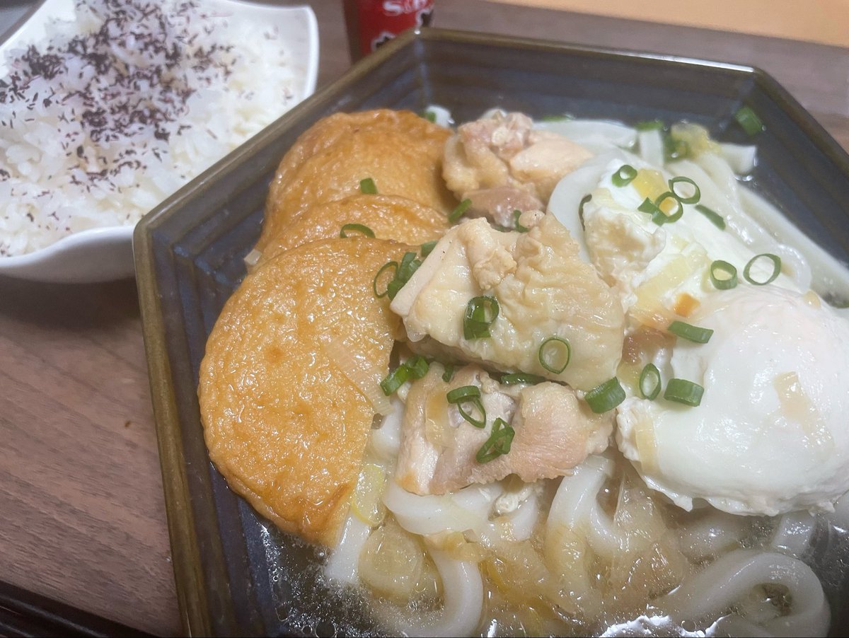 mayachinnnnn's tweet photo. 昨日の晩御飯はうま塩鶏ネギうどん◥█̆̈◤࿉∥
ほんでおちゅかれかんぴーのの前に
今日の晩御飯の鶏の手羽煮を下準備&amp;煮込みちゅー！
今日から時間変わってねむねむ(  ¯꒳​¯ )ᐝ
ほんではおつかれかんぴーの🍻 https://t.co/ZDZPj3cpH5