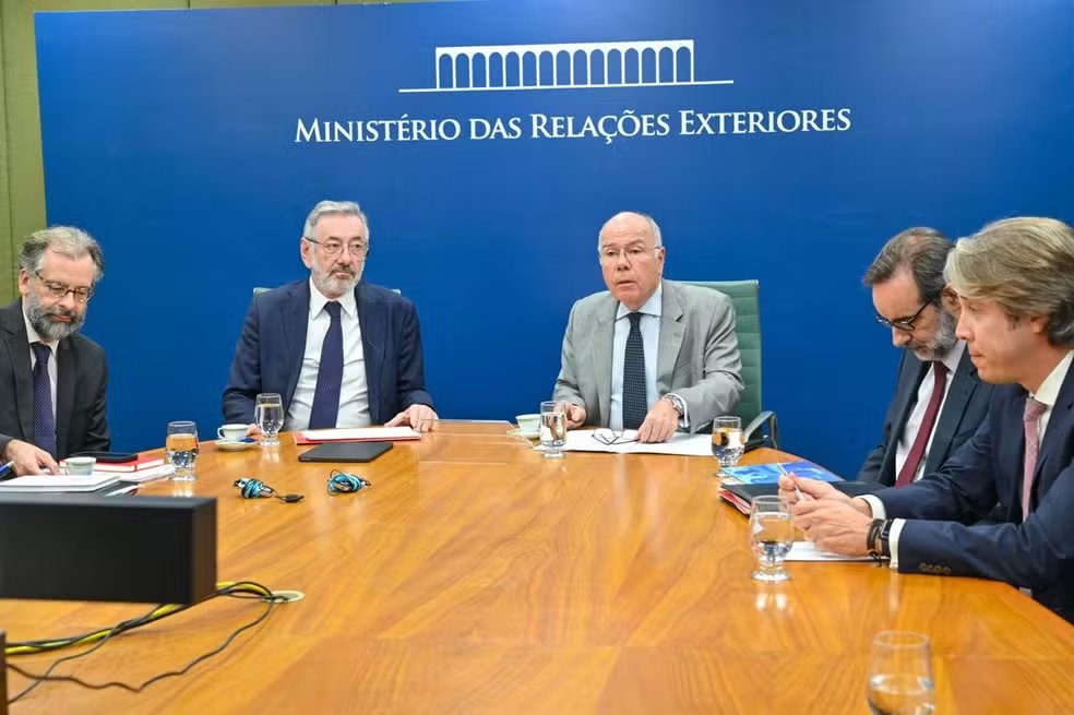 rodrigosobral's tweet photo. Brasil contesta tarifaço dos EUA e busca acordo para proteger exportações https://t.co/unmYapyN8Q https://t.co/z3B3h7aRxT